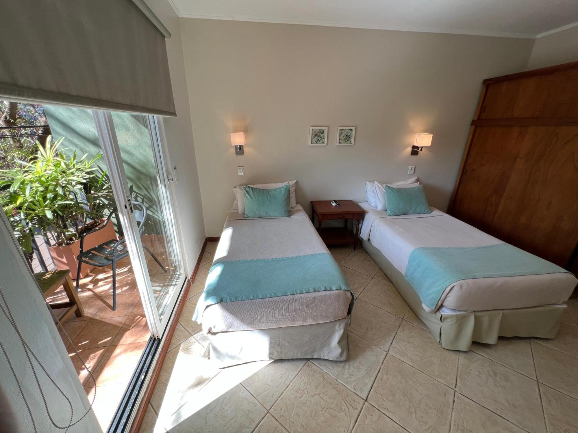Flora Apartments Puerto Iguazú Exteriör bild